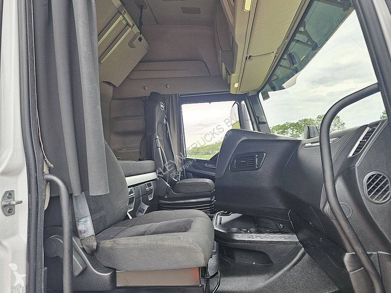 جرار Iveco AS440S49