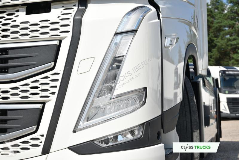 جرار Volvo 500 Globetrotter XL Retarder...