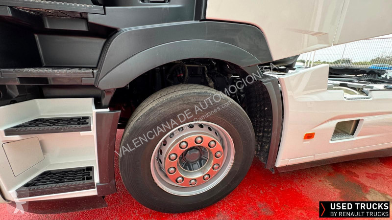 Cap tractor Renault