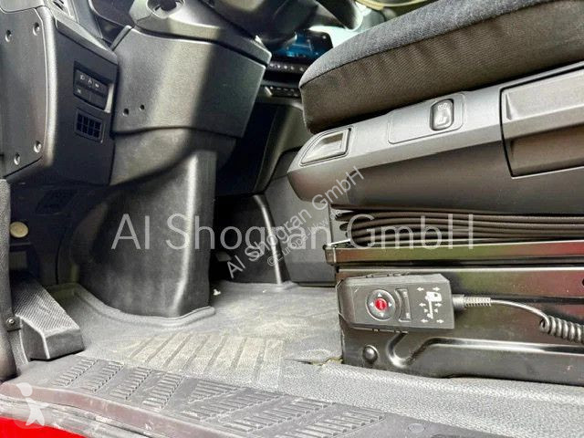 جرار Mercedes...
