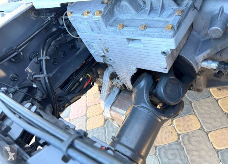 جرار Volvo
