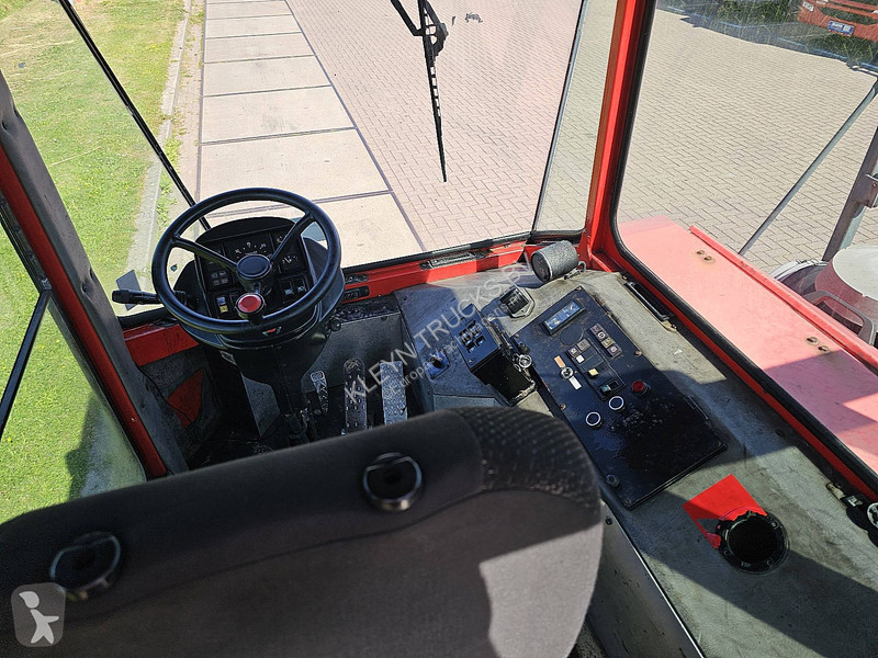 جرار MOL YT200 TERMINAL TRACTOR