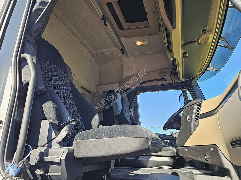 جرار Mercedes ACTROS 1832