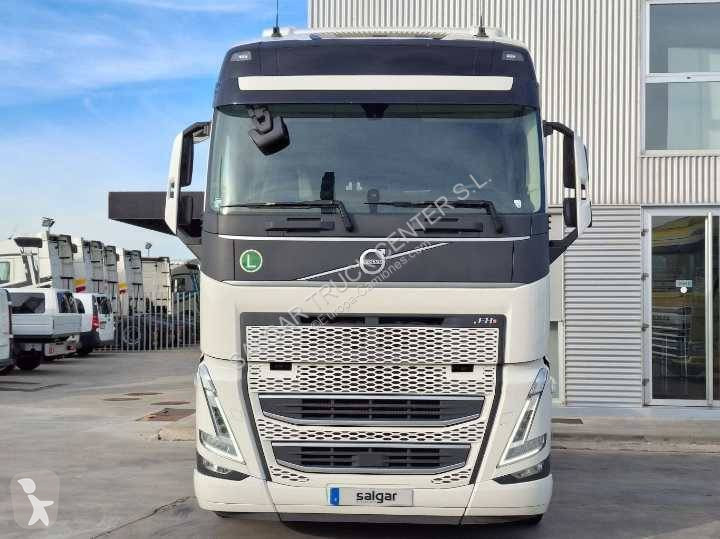 جرار Volvo