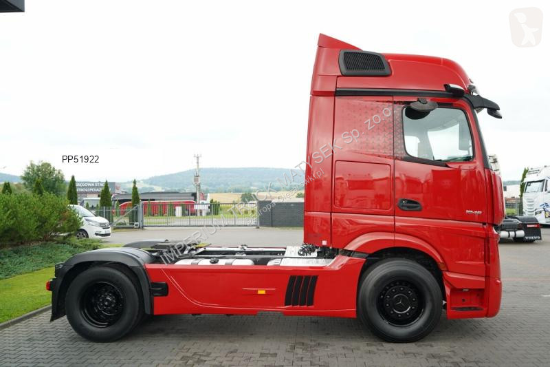Влекач Mercedes ACTROS 1845