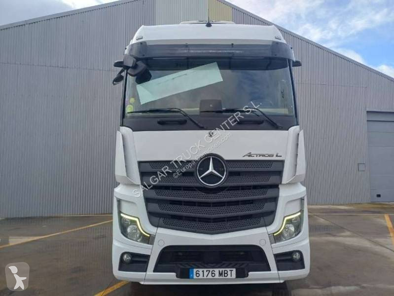 Traktor Mercedes