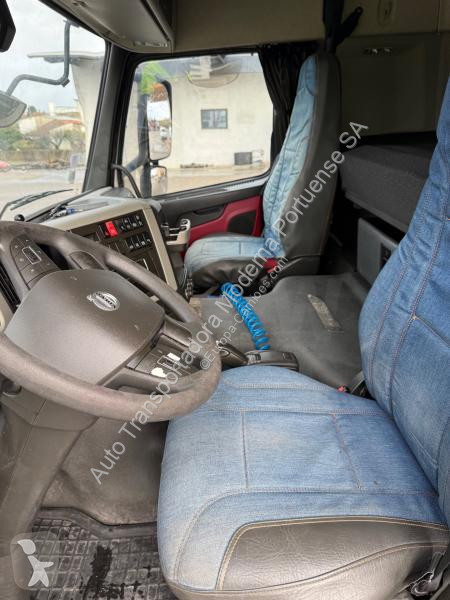 Ciągnik siodłowy Volvo 500
