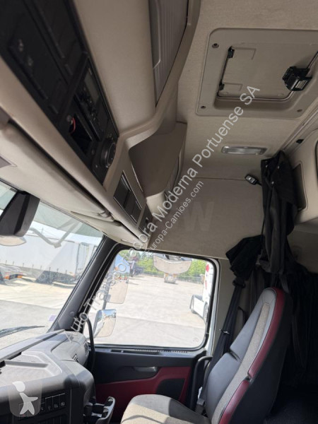 جرار Volvo 500