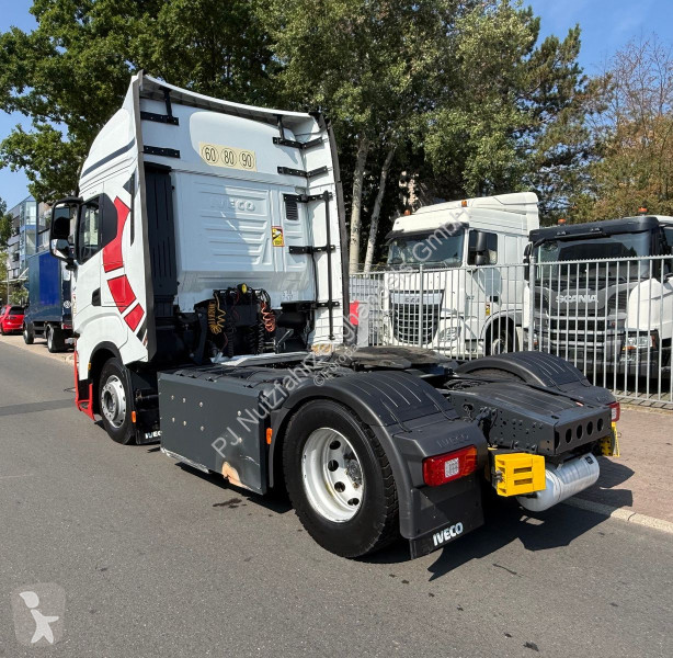 Iveco S460 tractor unit