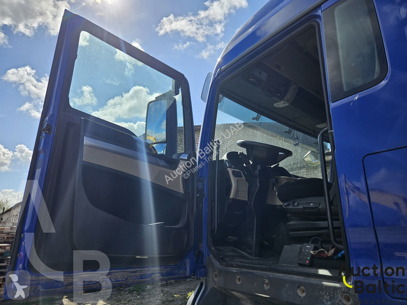 Cap tractor MAN 18.460