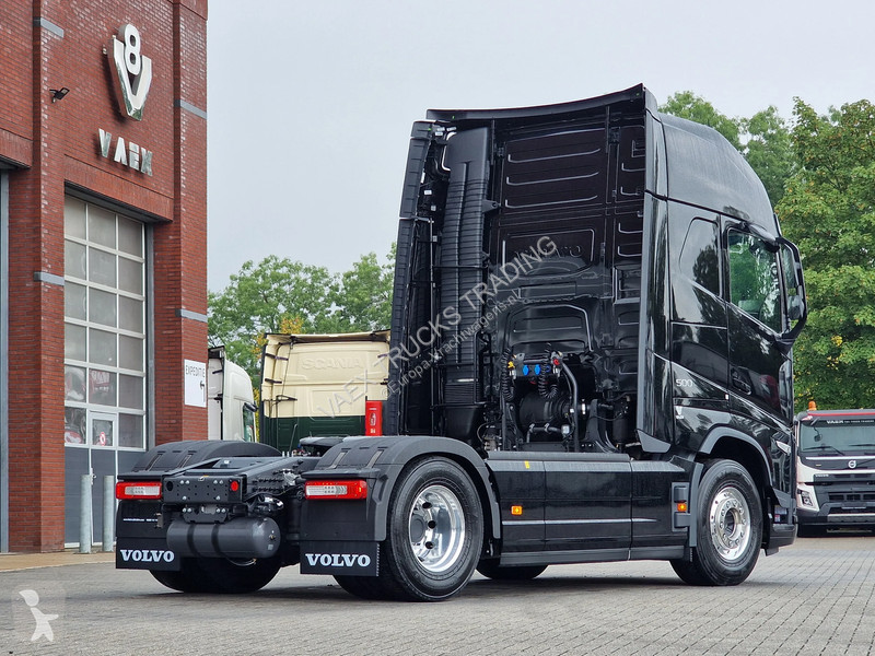 Traktor Volvo 13500 Globetrotter XL 4x2 - NEW -...