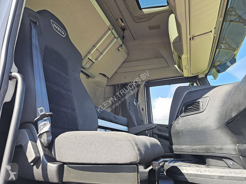 جرار Iveco AS440S49