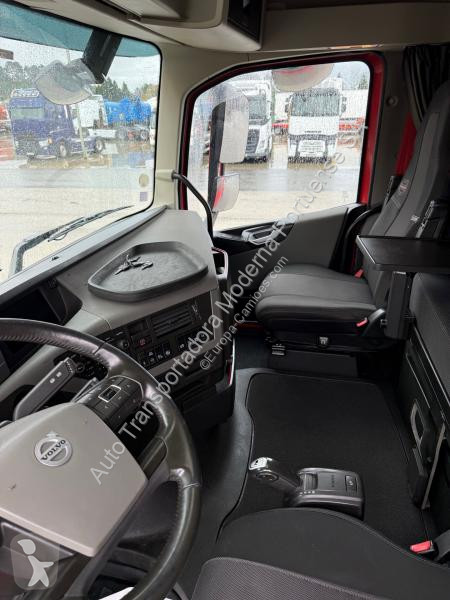 جرار Volvo 500