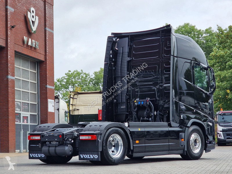 جرار Volvo 13540 Aero Globetrotter XL 4x2 - New...