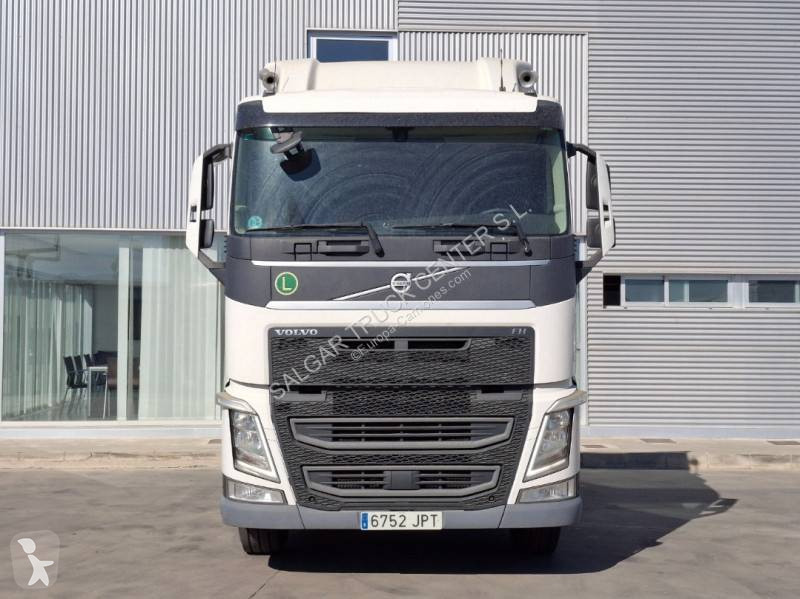 جرار Volvo