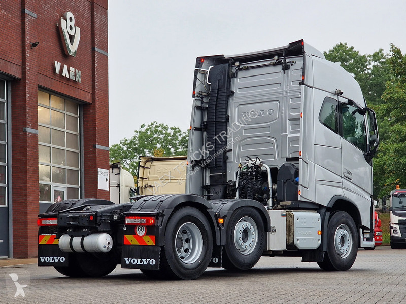 Tahač Volvo 13460 Globetrotter 6x2/4 - Full air...