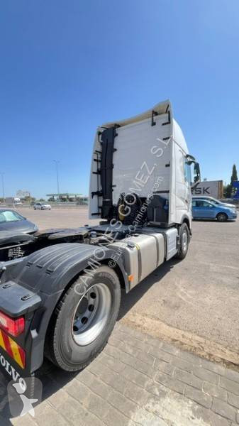 جرار Volvo