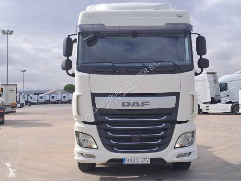 Cap tractor DAF
