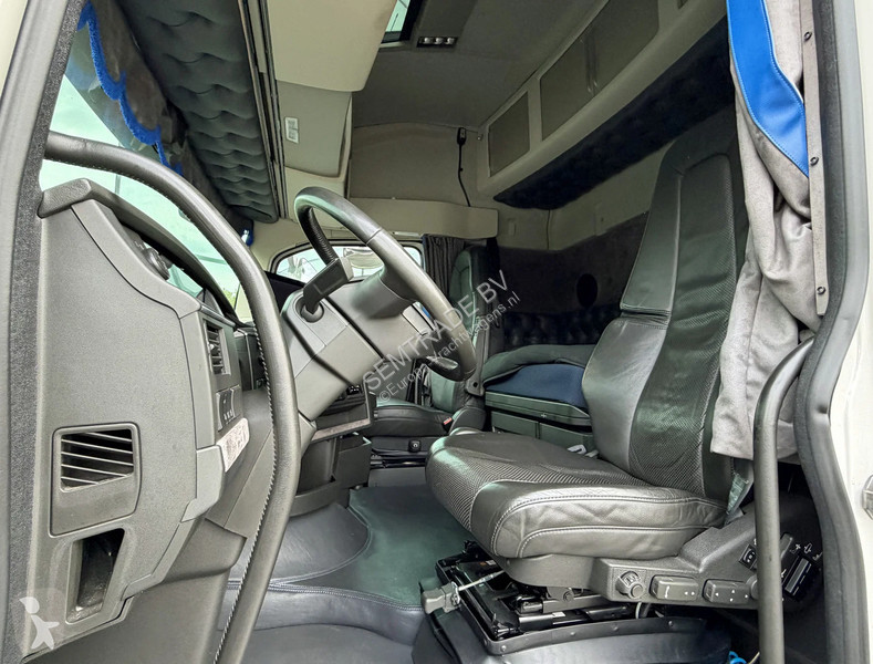 Tracteur Volvo 13500 GLOBETROTTER ONLY 312.000...