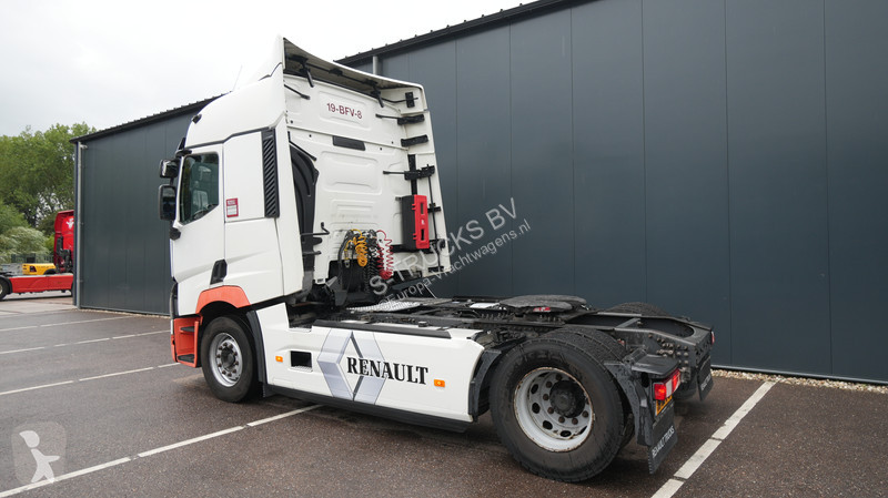 Cap tractor Renault T 460 comfort tractor unit