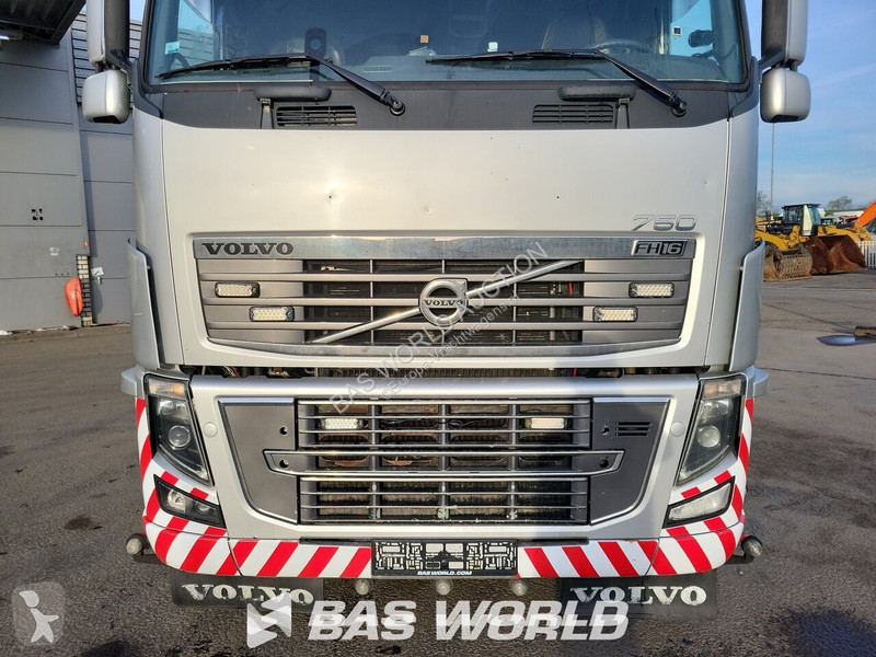 Tractor Volvo 750