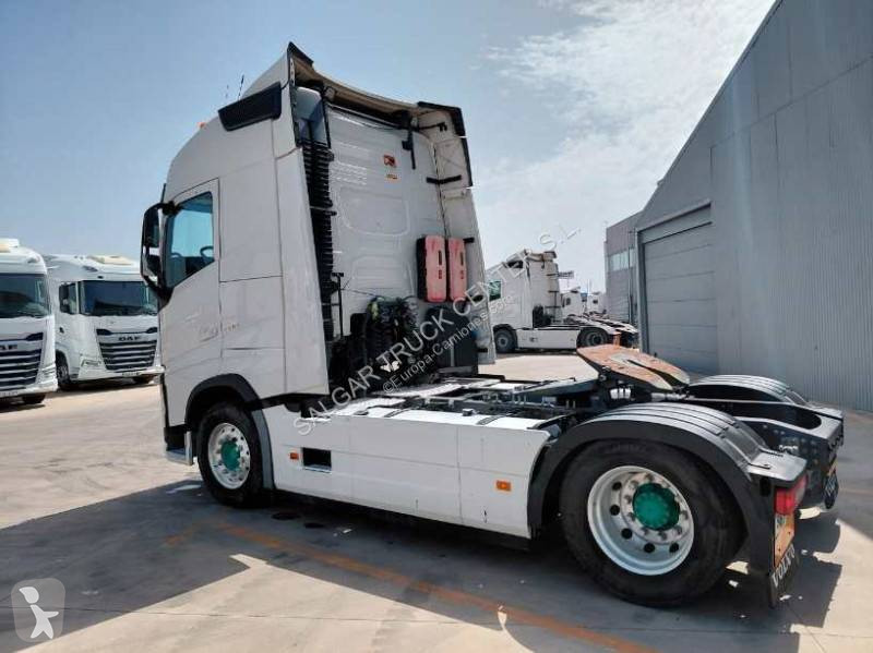 Cabeza tractora Volvo