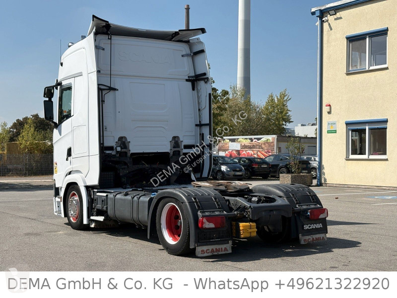 Cabeza tractora Scania...