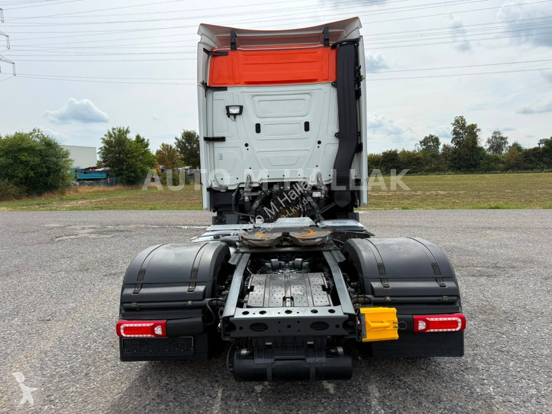 Trekker Mercedes 1845 LSnRL BigSpace Low Liner...