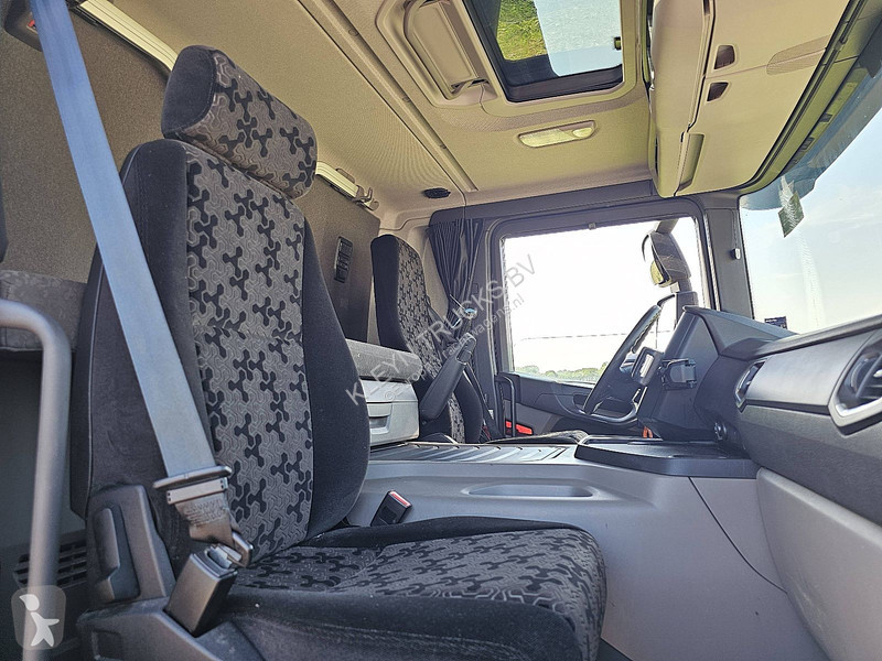 Trekker Scania P360 HYBRID CP17