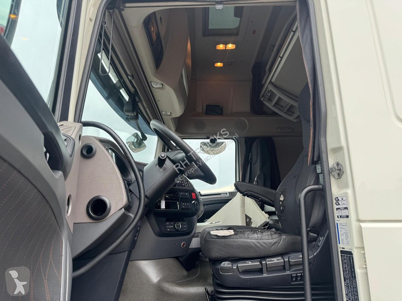 Trekker DAF XF  4X2 EURO 6 MEGA