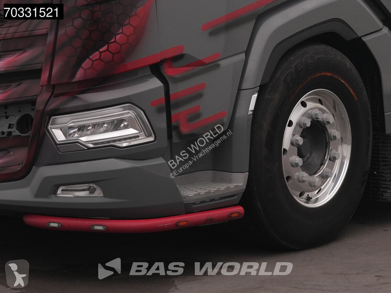 Cabeza tractora DAF + 530 + 4X2 Special!...