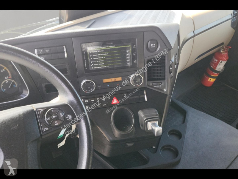 Cabeza tractora Mercedes II 1842 StreamSpace...