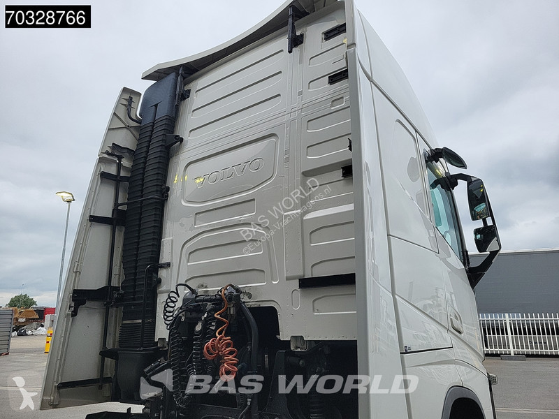 Tahač Volvo 500 4X2 XL 2xTanks Xenon I-ParkCool...