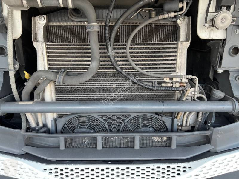 Cabeza tractora Iveco 490