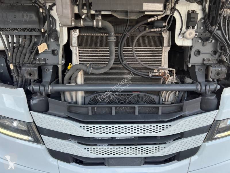 Cabeza tractora Iveco 490
