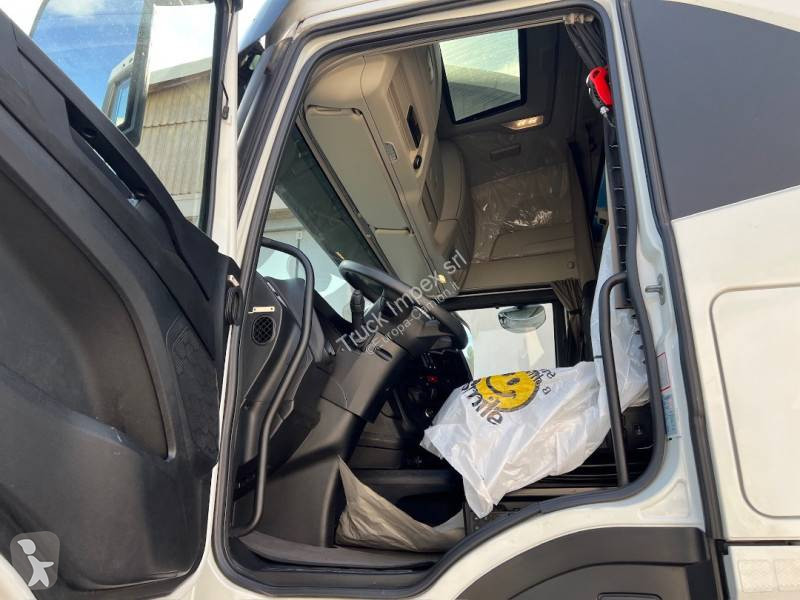 Cabeza tractora Iveco 490