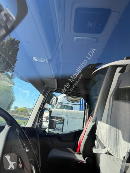 Cabeza tractora Renault 520