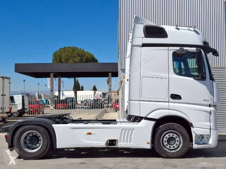 Cabeza tractora Mercedes 1851 LS