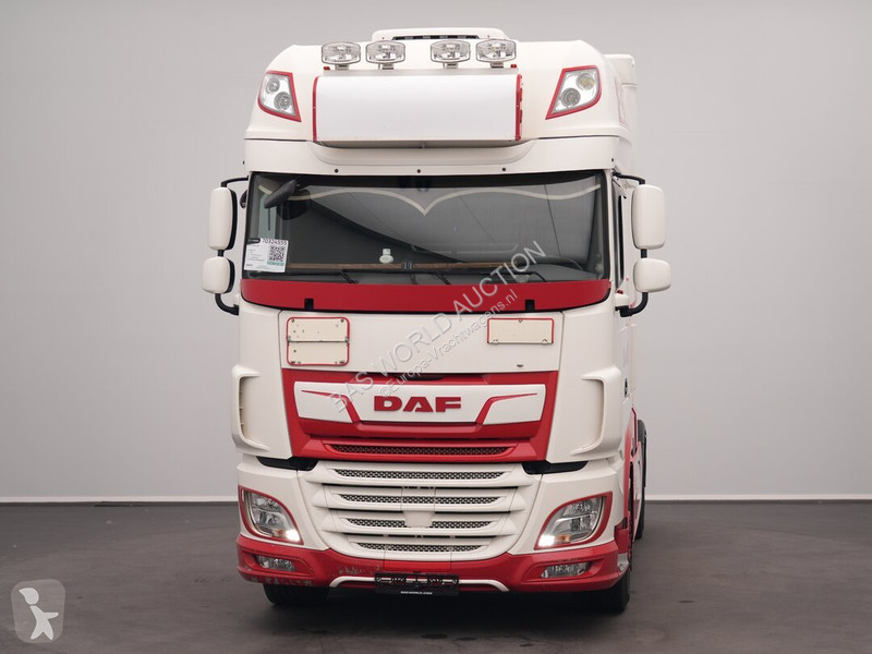 Tahač DAF 530