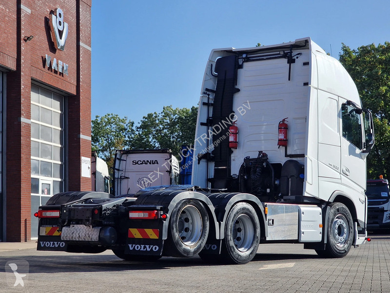 Tahač Volvo 13500 Globetrotter XL 6x2 -...