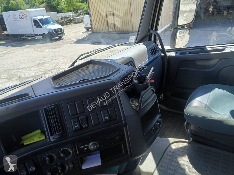 Tahač Volvo 500