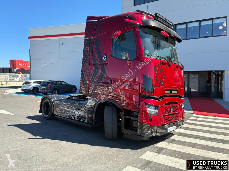 Tahač Renault