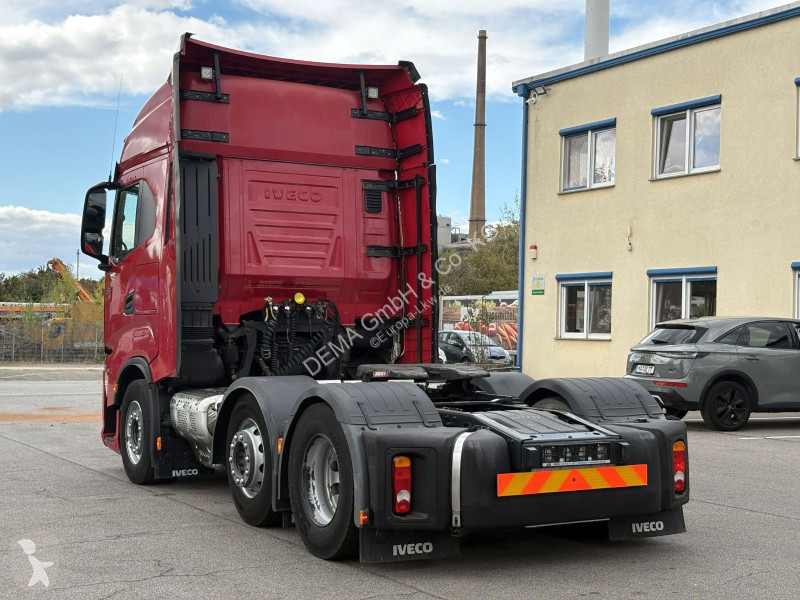 Nyergesvontató Iveco S...