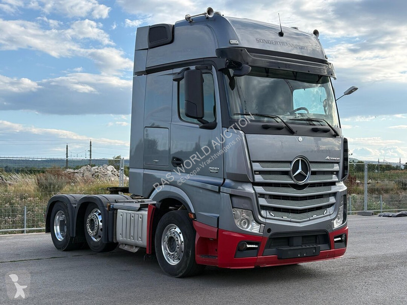 Nyergesvontató Mercedes 2551