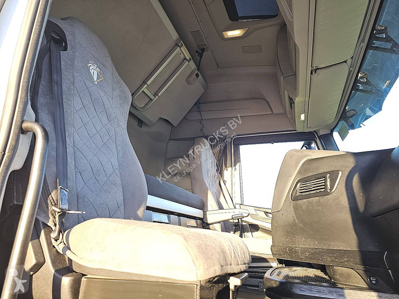 Nyergesvontató Iveco AS440S49