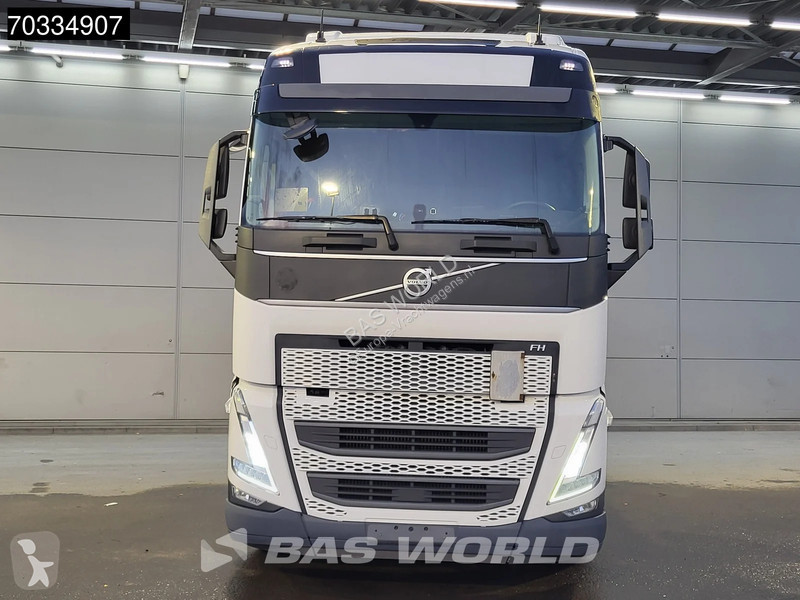 Nyergesvontató Volvo FH 460 4X2 Globe APK...