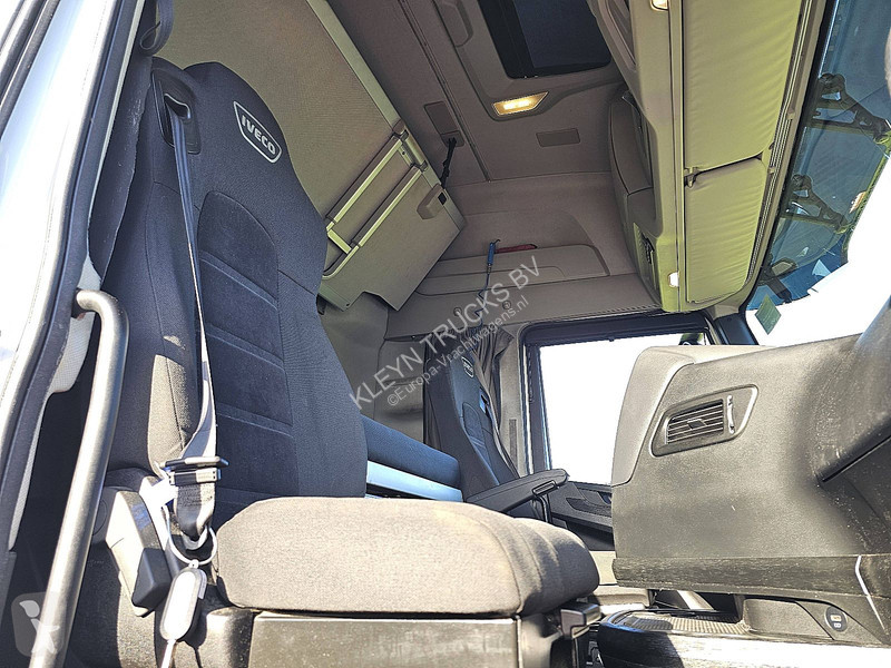 Nyergesvontató Iveco AS440S49