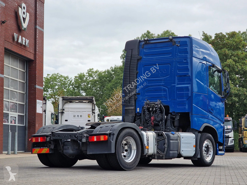 Tratores Volvo 13500 Globetrotter 4x2 -...