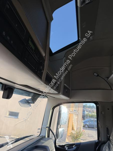 Cap tractor Volvo FH13