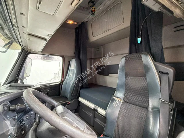 Тягач Volvo 13460 Globetrotter XL PTO